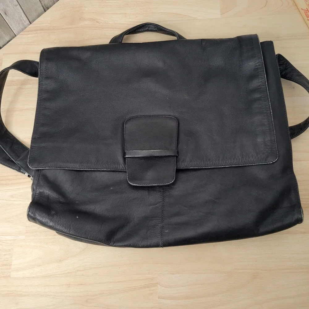 Kenneth Cole Black Genuine Leather Messenger Bag Satchel Laptop Bag Vintage Soft